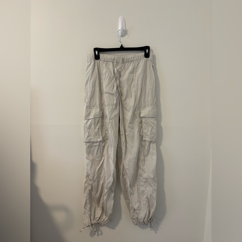 Lululemon Lightweight Adjustable Mid-Rise Cargo Pant Small Bone - Picture 2 of 5